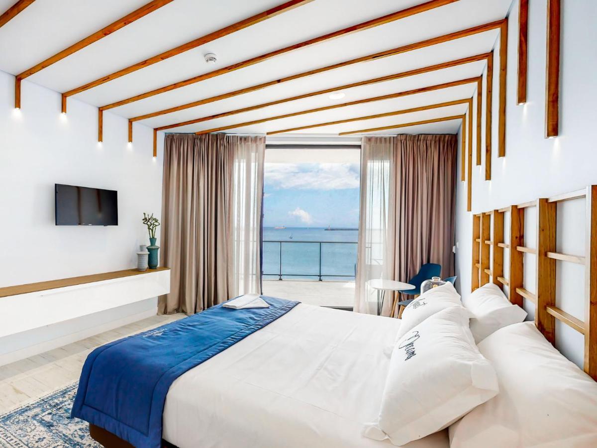 Facing Bay Hostel Praia da Vitória Εξωτερικό φωτογραφία