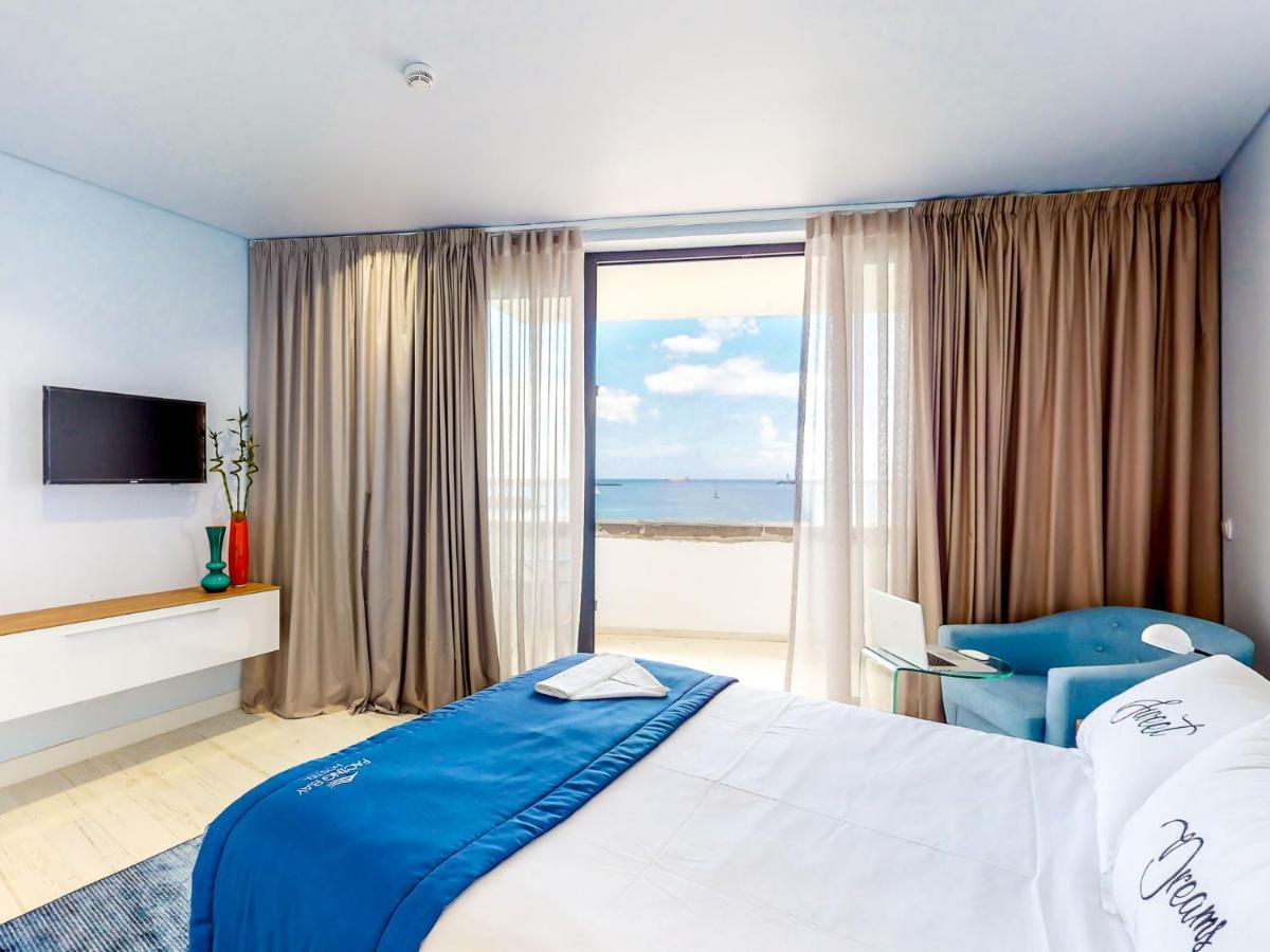 Facing Bay Hostel Praia da Vitória Εξωτερικό φωτογραφία