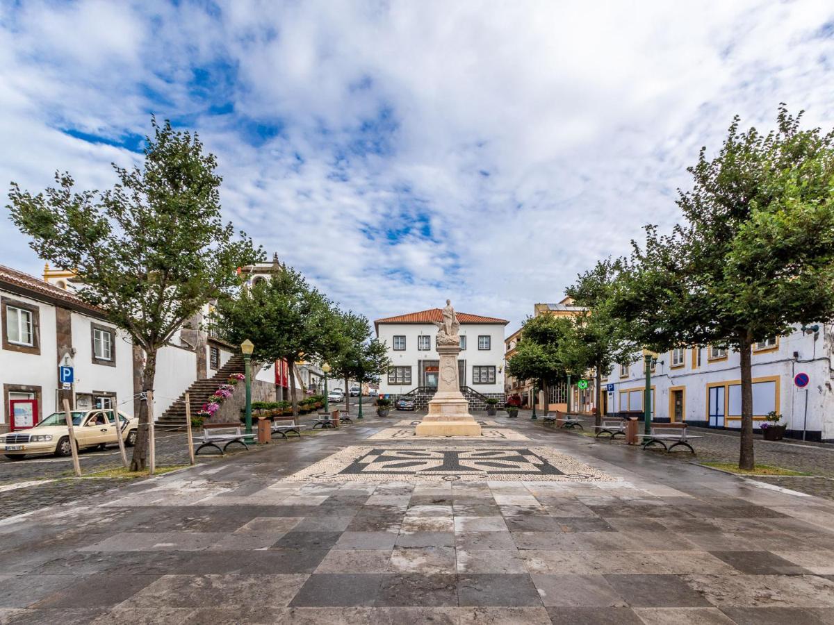Facing Bay Hostel Praia da Vitória Εξωτερικό φωτογραφία